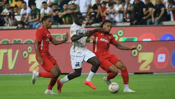 Amed Sportif Faaliyetler, İstanbul Başakşehir'i 5-0 Yenerek Farkı Ordan Gördü