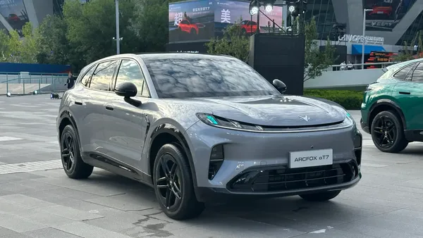 ArcFox Alpha T7'nin lansmanında bir saatte 30 bin sipariş