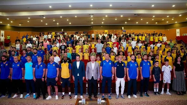 Sarı-Lacivertli Altyapıda Sporcu Gelişim Semineri Düzenlendi