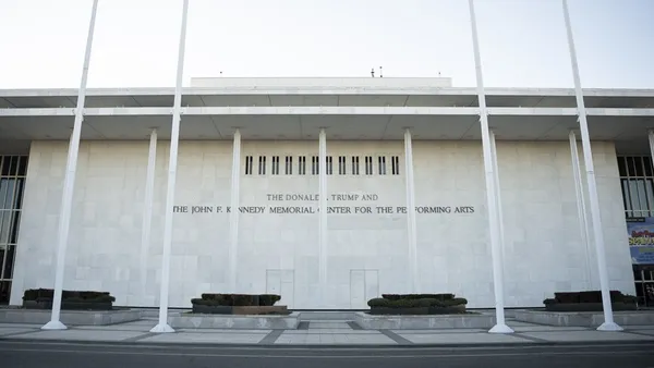 Washington'un simgesi Kennedy Merkezi iflasın eşiğinde